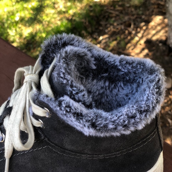 Dolce Vita - warm sneakers. Size 10 - Picture 2 of 3